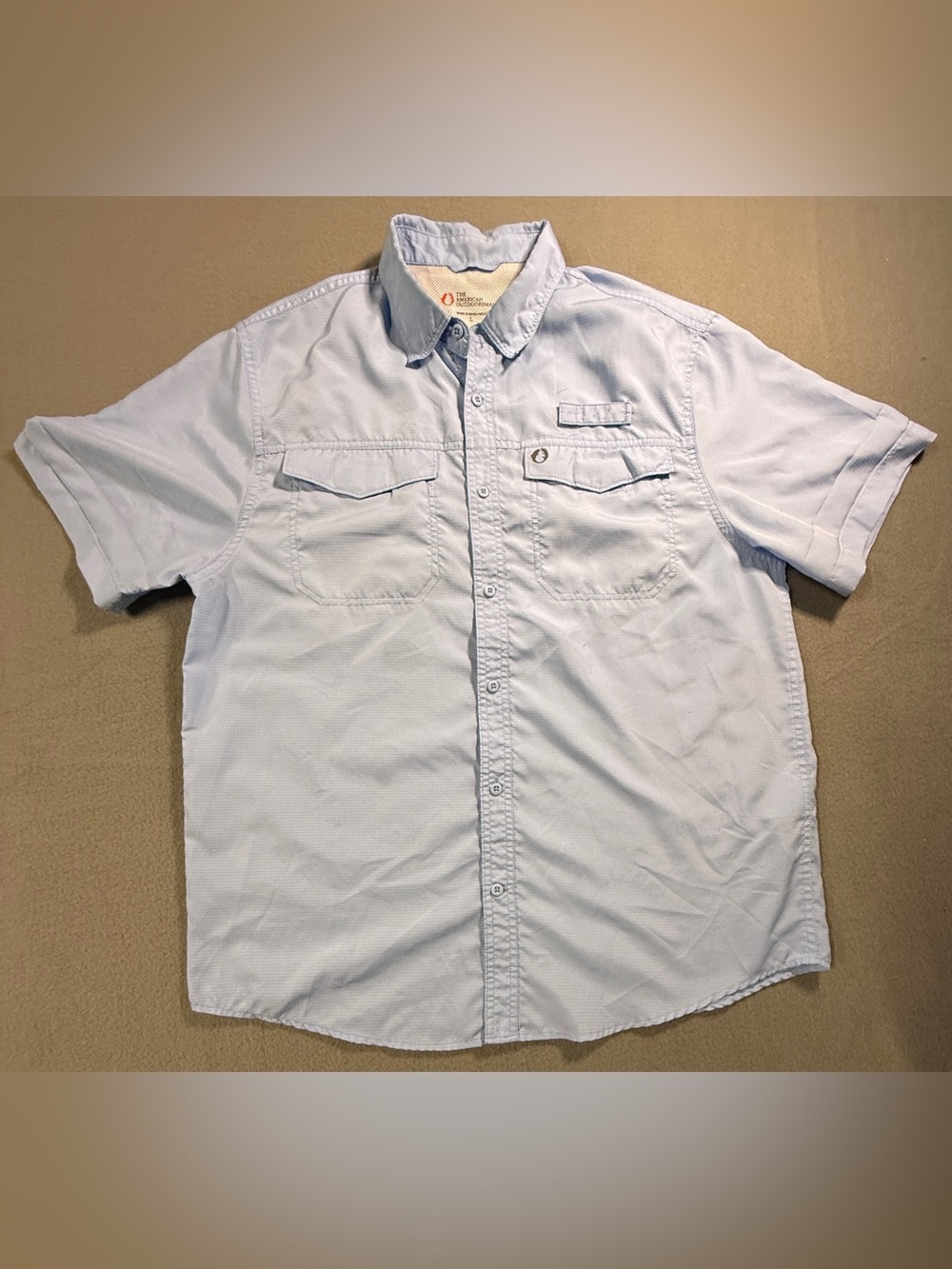 Men's Short-Sleeve Casual Button-Down Shirt in Light Blue